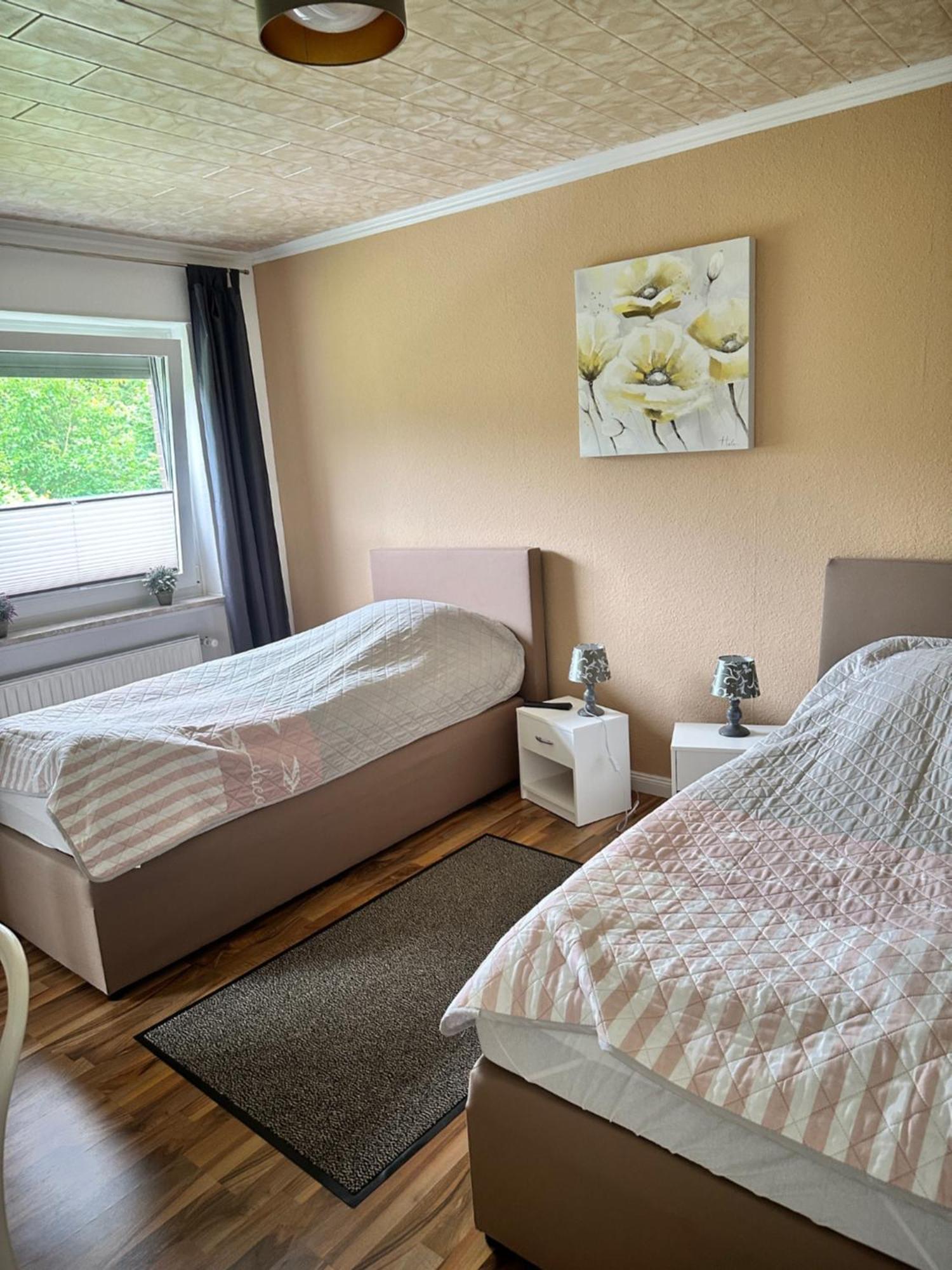 Ferienhaus Naehe Bad-Gandersheim Mit 5 Schlafzimmer Winzenburg Luaran gambar