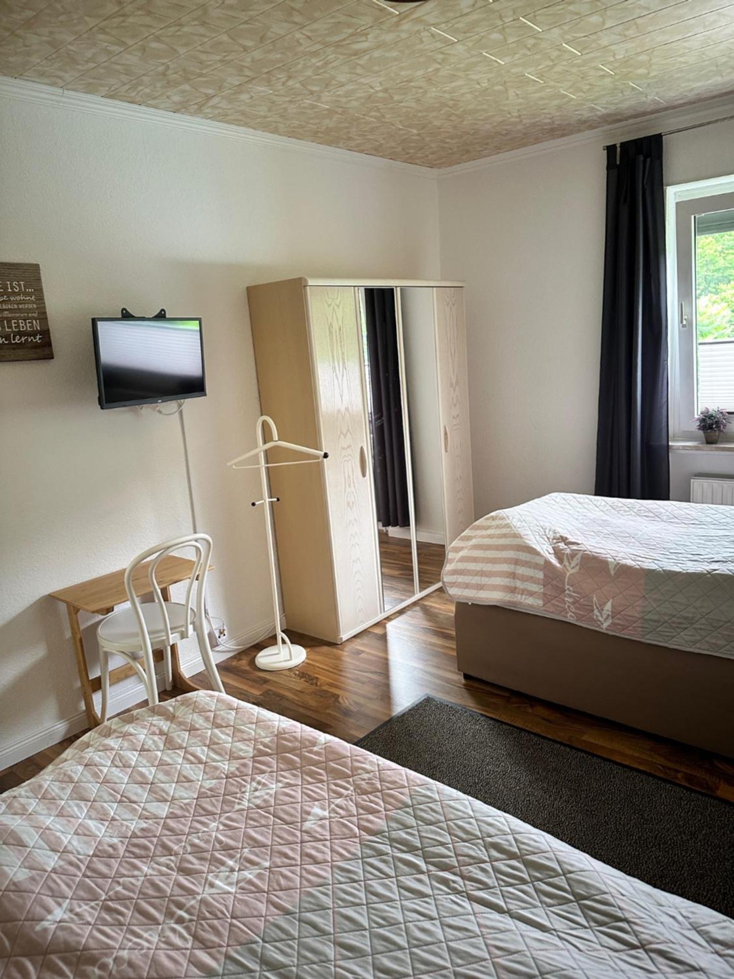 Ferienhaus Naehe Bad-Gandersheim Mit 5 Schlafzimmer Winzenburg Luaran gambar